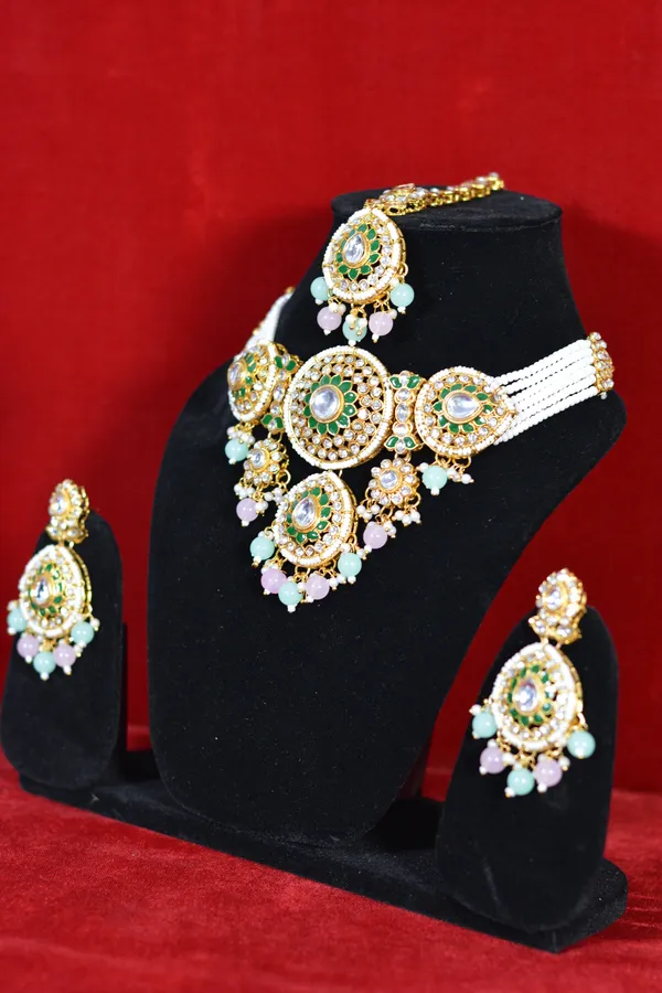 Multicolor_Green_Round_Kundan_Necklace_Set_With_Pastel_Beads_(Pack_Of_4)