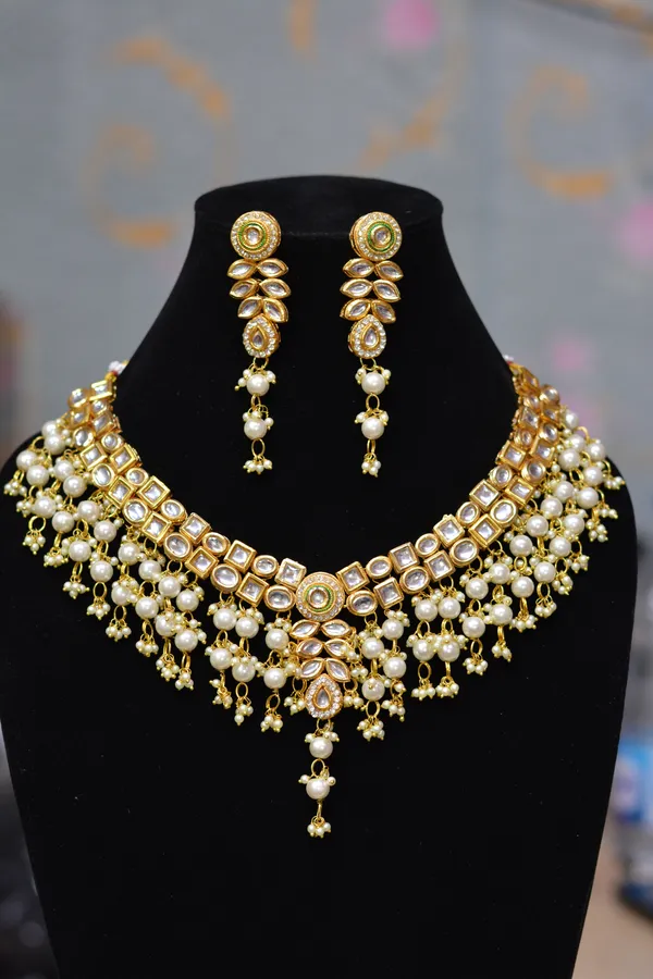 Gold_Royal_Pearl_Hanging_Kundan_Wedding_Set_(Pack_Of_3)
