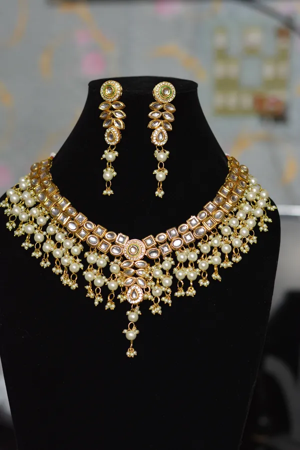 Gold_Royal_Pearl_Hanging_Kundan_Wedding_Set_(Pack_Of_3)