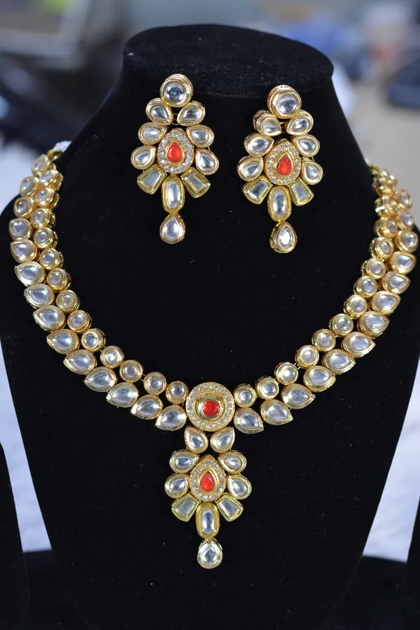 Teardrop_Polki_Red_Kundan_Bridal_Set_(Pack_Of_3)