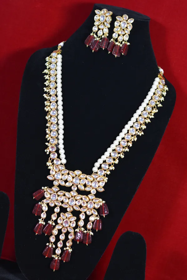 Gold_Designer_Pearl_Kundan_Necklace_Set_With_Maroon_Stone_Danglers_(Pack_Of_3)