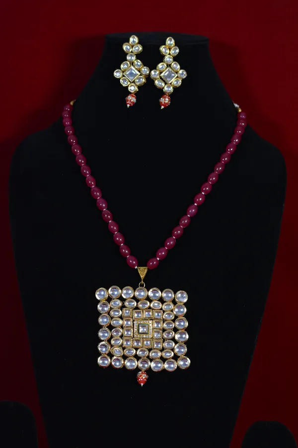 Gold_Bridal_Kundan_Necklace_Set_With_Red_Bead_Chain_And_Earrings_(Pack_Of_3)