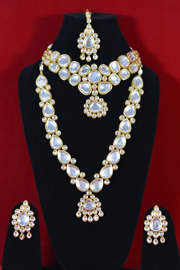 Gold_Bridal_Kundan_Necklace_Set_With_Double_Line_Design_And_Center_Pendant_(Pack_Of_5)