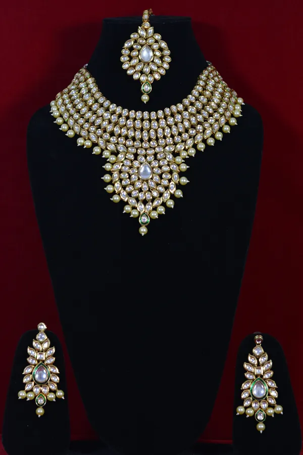 Royal_Gold_Pearl_Kundan_Necklace_Set_(Pack_Of_4)