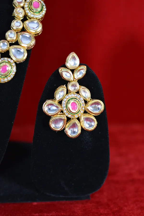 Gold_Kundan_Necklace_Set_With_Pink_Stone_Centerpieces_And_Earrings_(Pack_Of_4)
