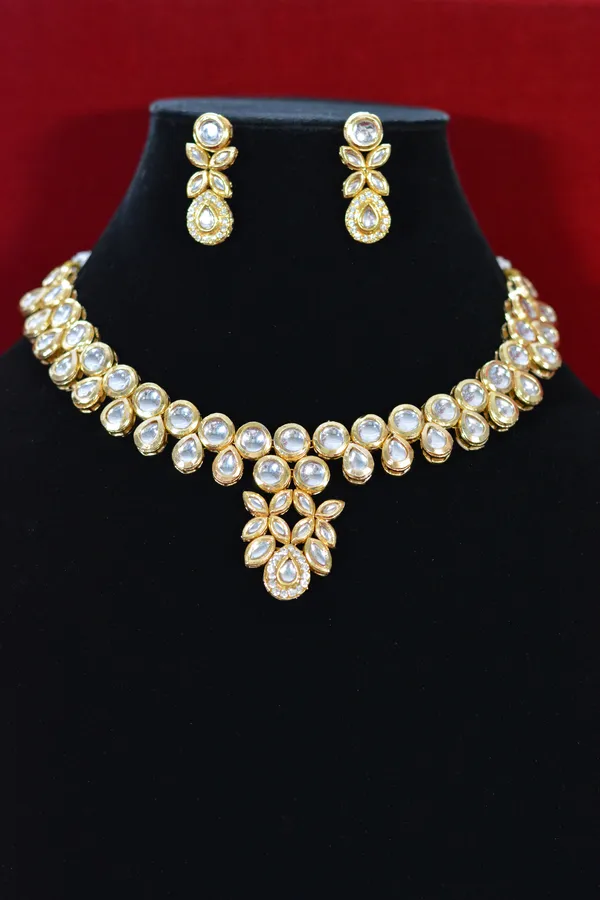 Golden_Aura_Polki_Leaf_Pendant_Necklace_Set_(Pack_Of_3)
