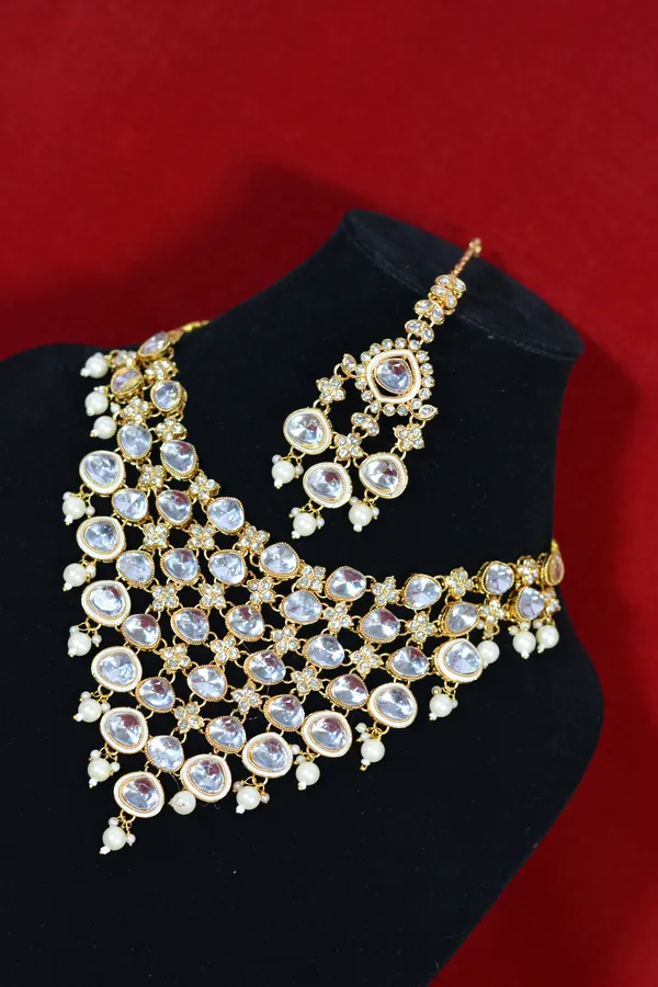 Gold_Multilayer_Round_Kundan_Necklace_Set_With_Pearls_(Pack_Of_4)
