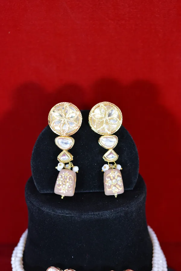Handcrafted_Kundan_Choker_Set_With_Beige_Drops_And_Gold_Polish_(Pack_Of_3)