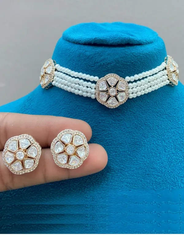 Ivory_Brass_Classic_Pearl_Kundan_Choker_Set_For_Women