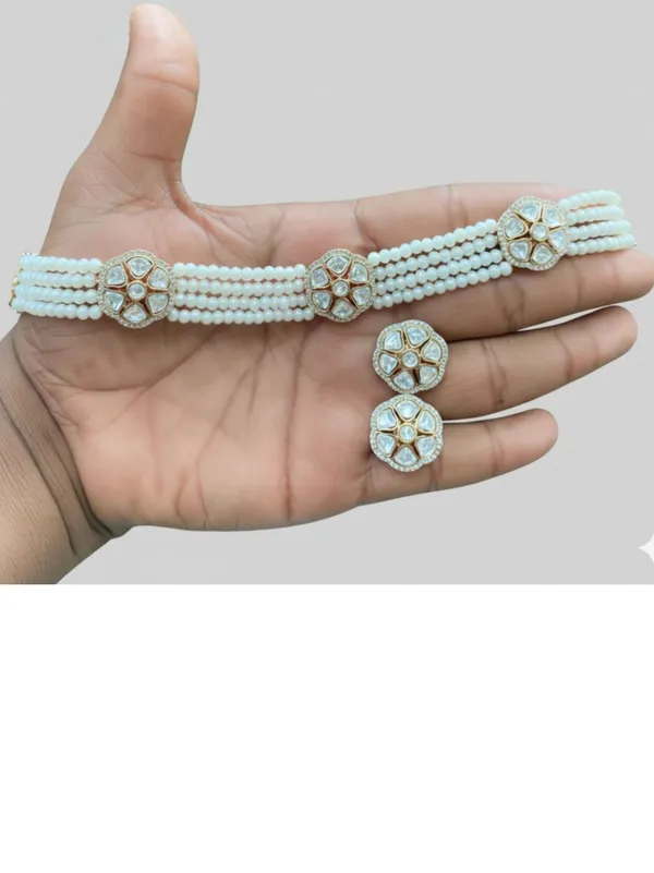 Ivory_Brass_Classic_Pearl_Kundan_Choker_Set_For_Women