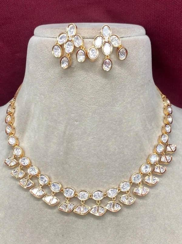 ANVI_SHIMMER_KUNDAN_SET