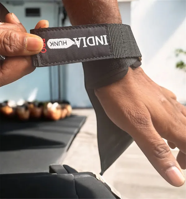 INDIAHUNK®_Weight_Lifting_Grips_(Pair)_–_Heavy-Duty_Gym_Grips_with_Neoprene_Padded_Wrist_Wraps_for_Powerlifting,_Deadlifts,_Rows_&_Pull-Ups_–_Non-Slip_Palm_Grip_Support_for_Bodybuilding_&_Strength_Training