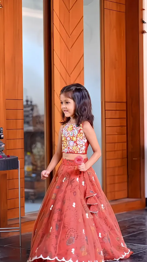 Gajri_kids_Girls_lengha_choli____FABRIC:-Heavy_Faux_Georgette__With_Embroidery_Siqunce_Work_INNER:-_Micro_Cotton___CHOLI_:-_Full_Sttiched