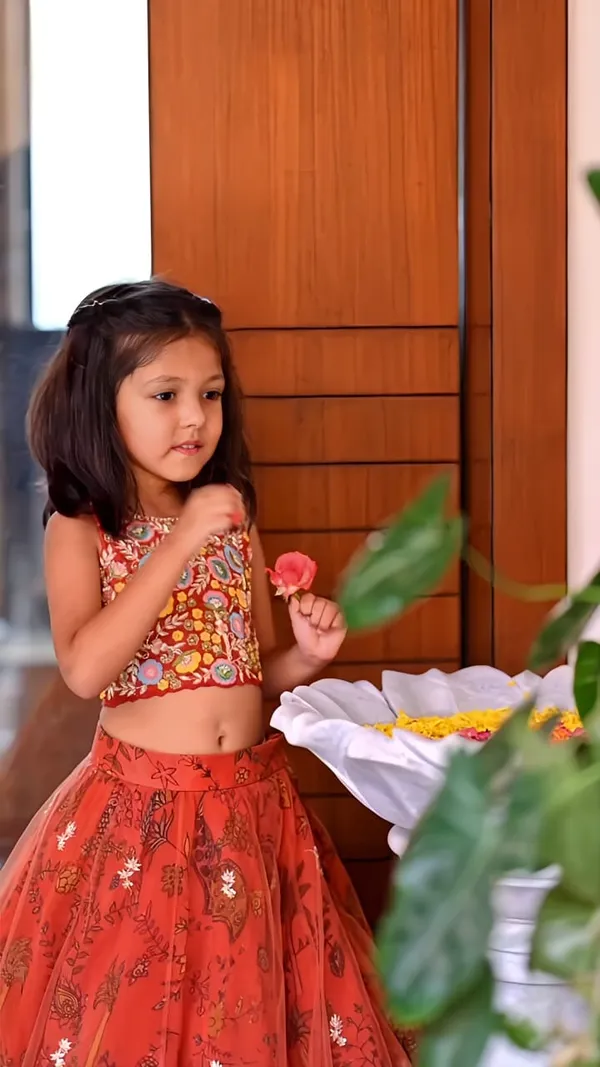 Gajri_kids_Girls_lengha_choli____FABRIC:-Heavy_Faux_Georgette__With_Embroidery_Siqunce_Work_INNER:-_Micro_Cotton___CHOLI_:-_Full_Sttiched