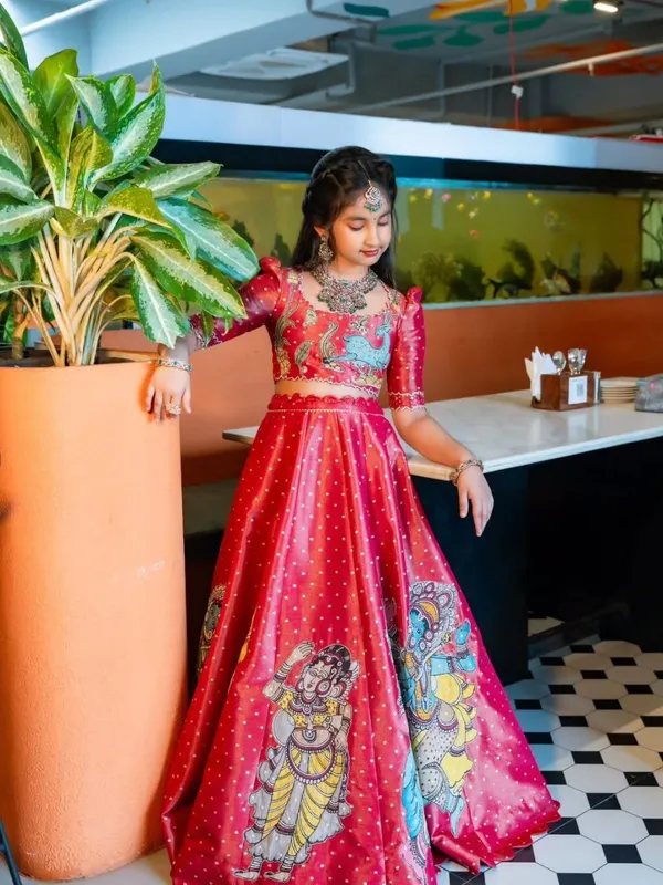 Red_Chinon_Silk_With_Beautiful_Digital_Print_Work_&_Side_Zipper_Lehenga_Choli_For_Girls