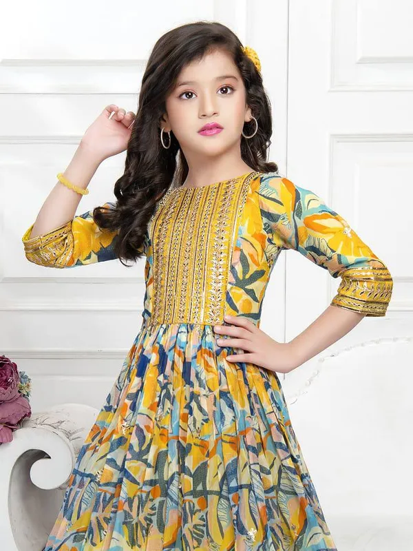 Yellow_Premium_Gawon_With_Kids