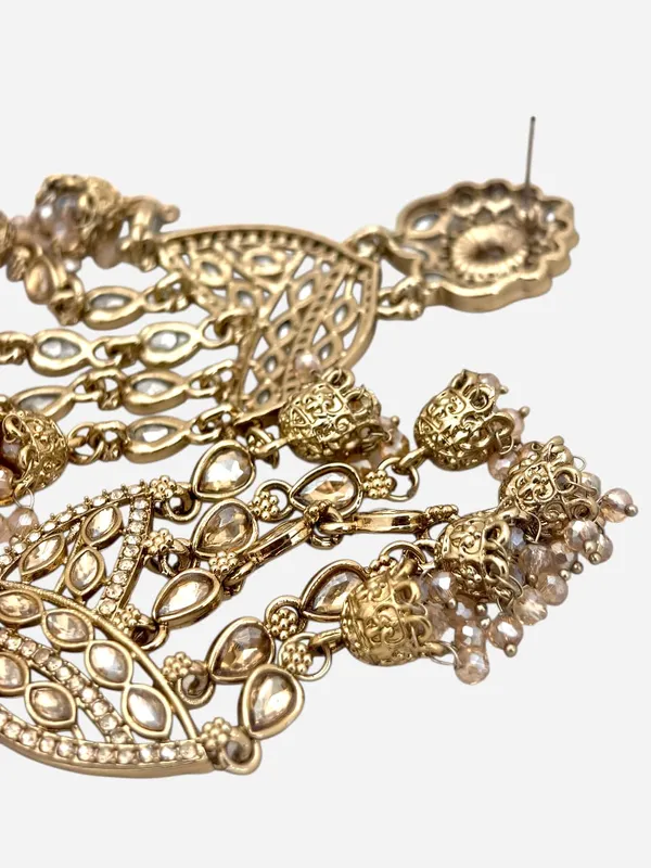 Gold-Toned_Kundan_&_Pearl_Studded_Crescent_Shaped_Jhumkas