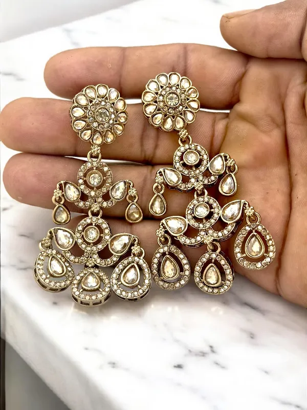 Traditional_Gold-Plated_Shadow_Kundan_Chandelier_Earrings.
