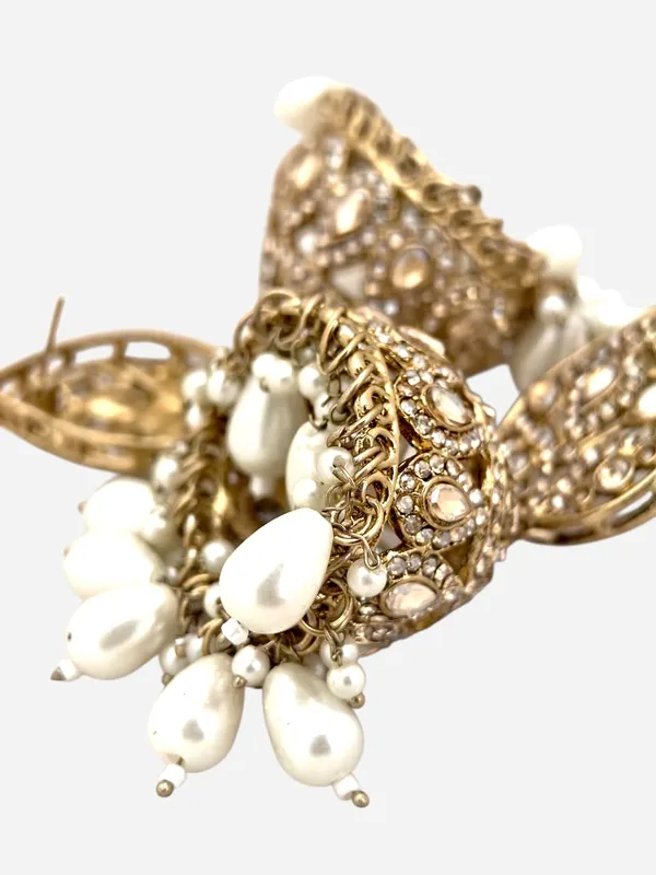 Gold-Plated_Shadow_Kundan_&_Pearl_Jhumka_Earrings
