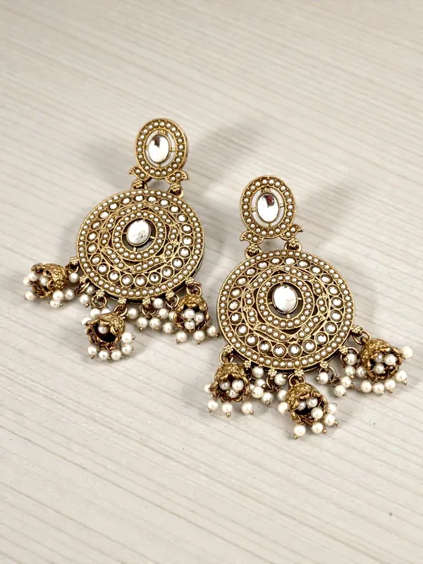 Gold-Plated_Kundan_&_Pearl_Beaded_Circular_Jhumka_Earrings