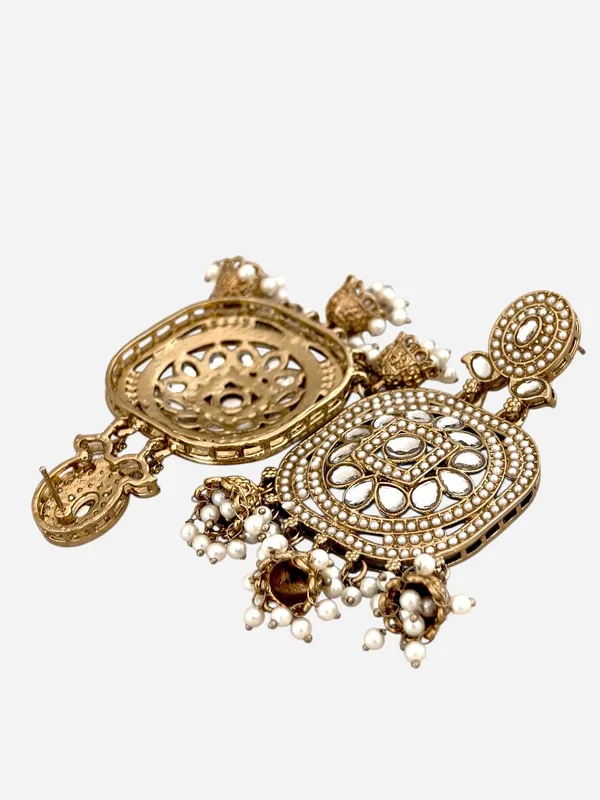 Gold-Plated_Kundan_&_Pearl_Beaded_rectangular_Jhumka_Earrings