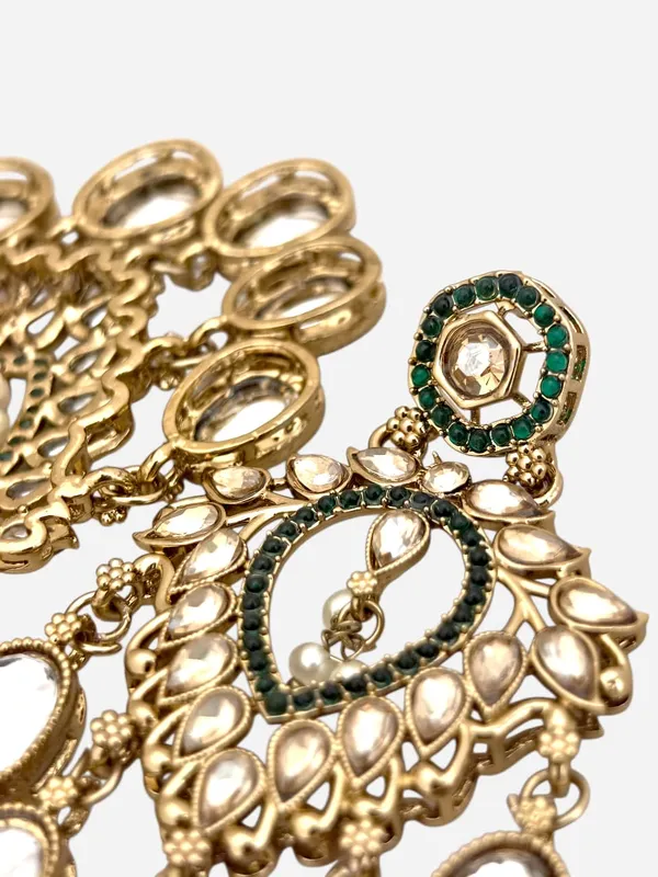 Gold-Plated_Contemporary_Shadow_Kundan_Studded_&_Beaded_Chandbalis