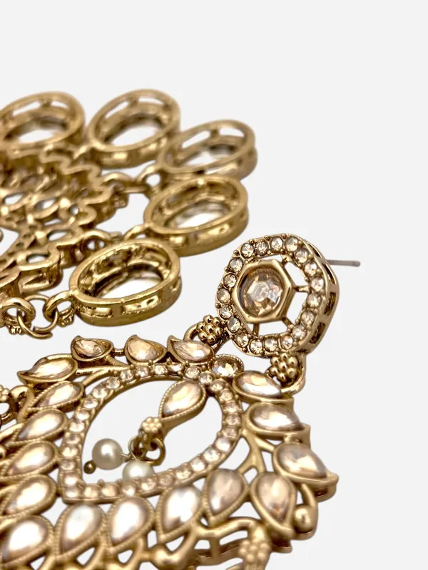 Gold-Plated_Contemporary_Shadow_Kundan_Studded_&_Beaded_Chandbalis