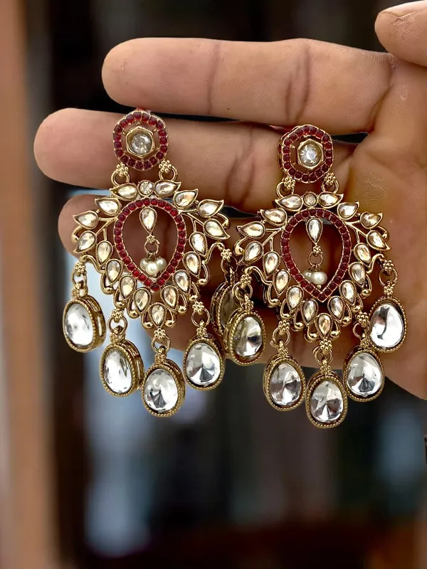 Gold-Plated_Contemporary_Shadow_Kundan_Studded_&_Beaded_Chandbalis