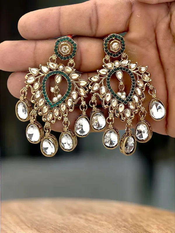 Gold-Plated_Contemporary_Shadow_Kundan_Studded_&_Beaded_Chandbalis