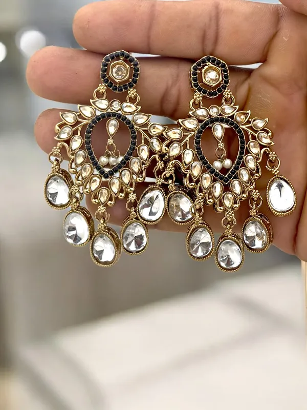 Gold-Plated_Contemporary_Shadow_Kundan_Studded_&_Beaded_Chandbalis