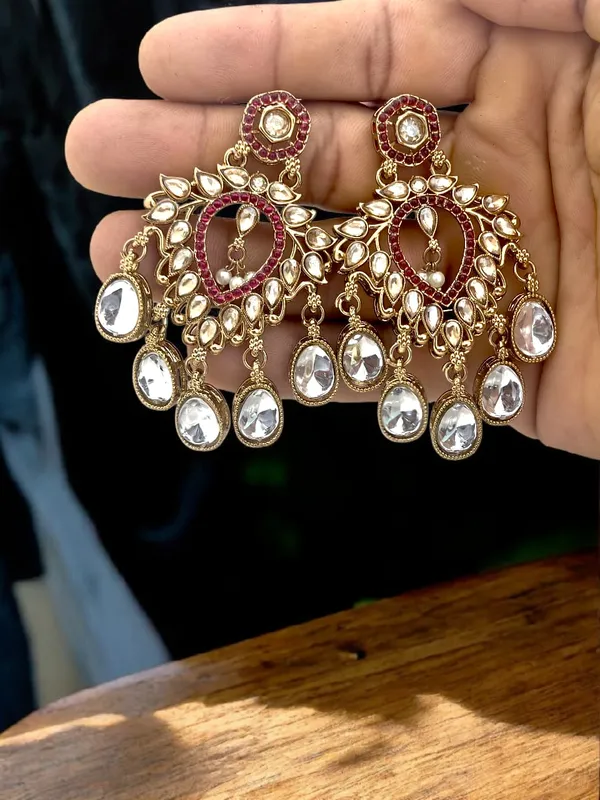 Gold-Plated_Contemporary_Shadow_Kundan_Studded_&_Beaded_Chandbalis