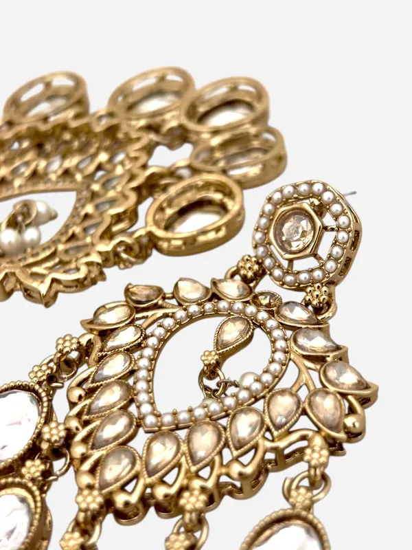 Gold-Plated_Contemporary_Shadow_Kundan_Studded_&_Beaded_Chandbalis