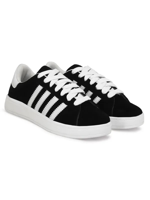 A_daily-wear_canvas_sneaker_built_for_you