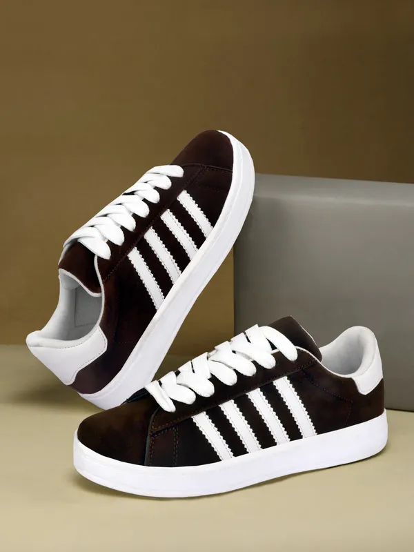 A_daily-wear_canvas_sneaker_built_for_you