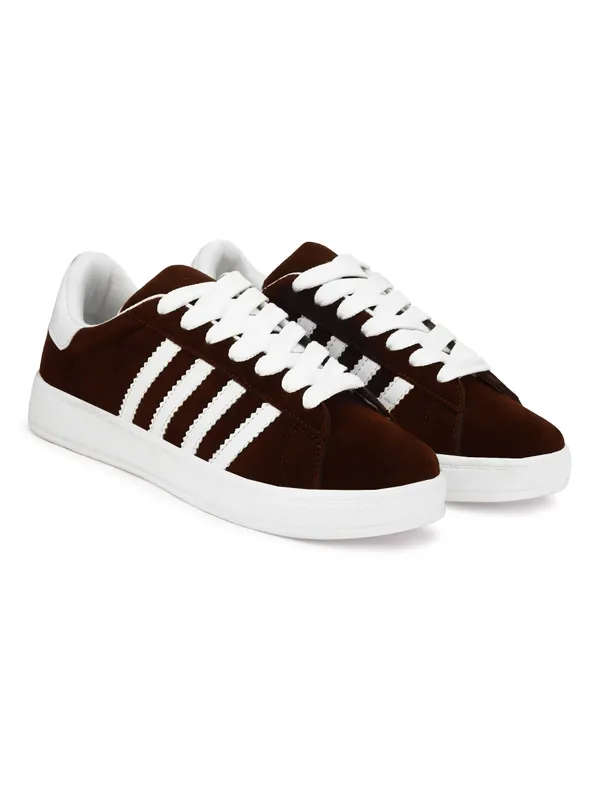 A_daily-wear_canvas_sneaker_built_for_you