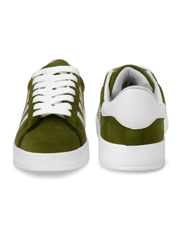 A_daily-wear_canvas_sneaker_built_for_you