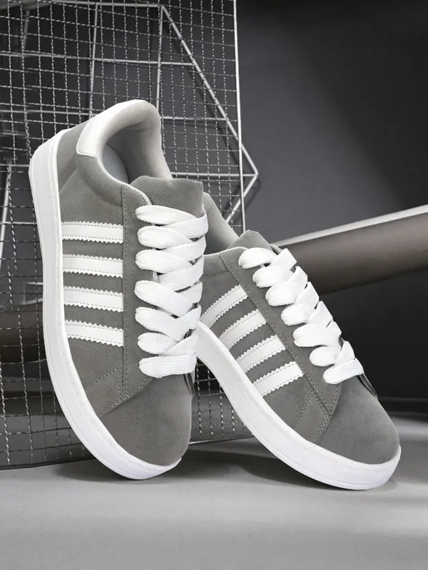 A_daily-wear_canvas_sneaker_built_only_for_you.