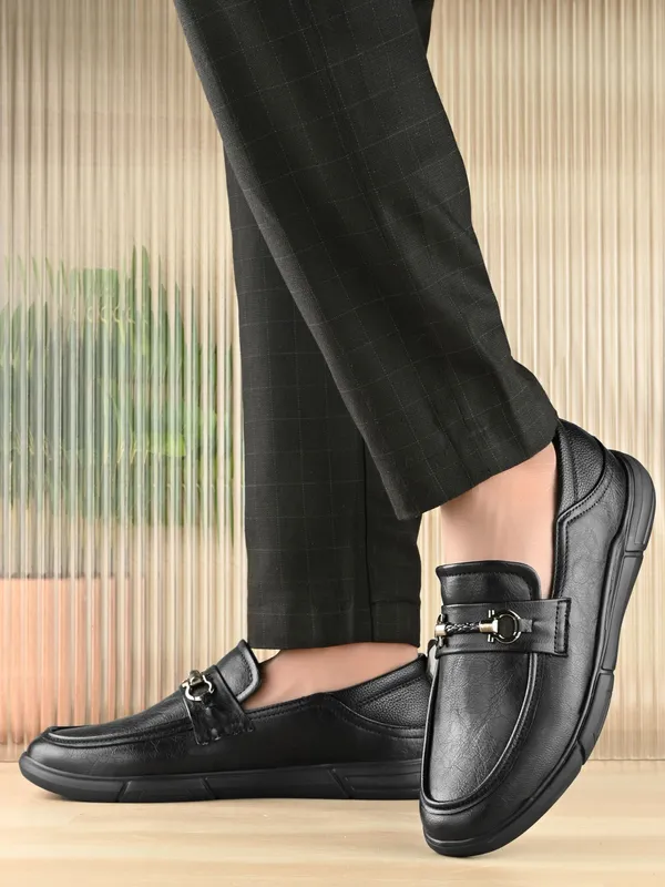 Black_Synthetic_Premium_&_Elegant_Slip_On_Loafers_For_Men