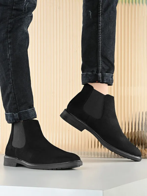 Black_Synthetic_Premium_&_Elegant_Slip_On_Boots_For_Men