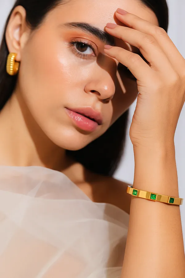 Golden_Premium_&_Elegant_Bracelet_For_Women