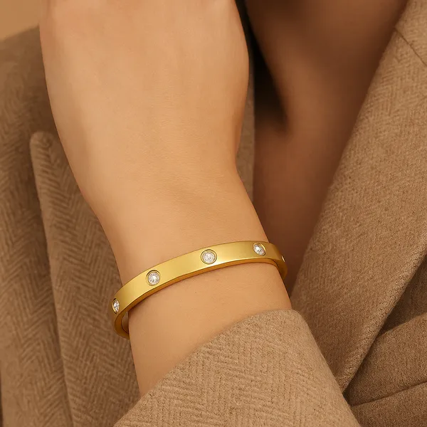 Golden_Premium_&_Elegant_Bracelet_For_Women