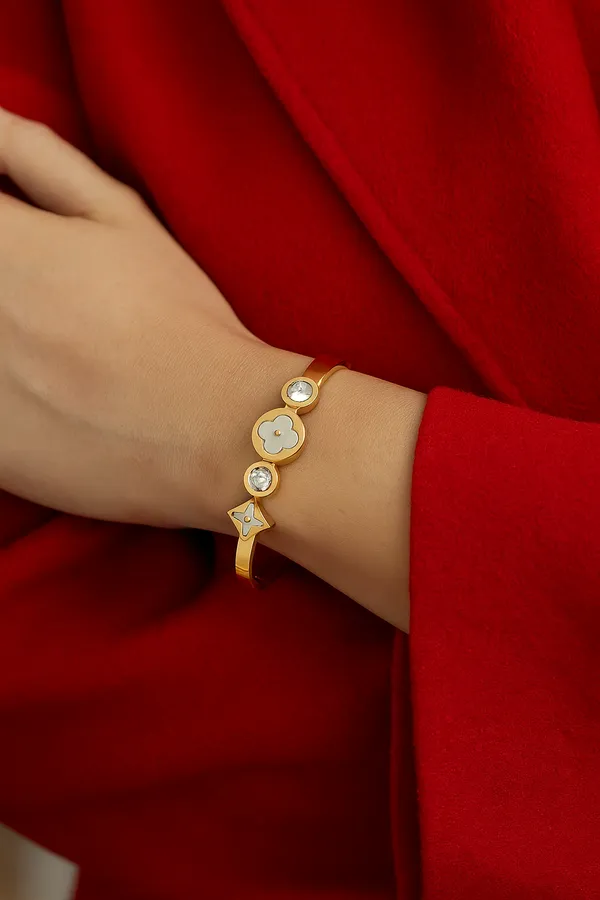 Golden_Premium_&_Elegant_Bracelet_For_Women
