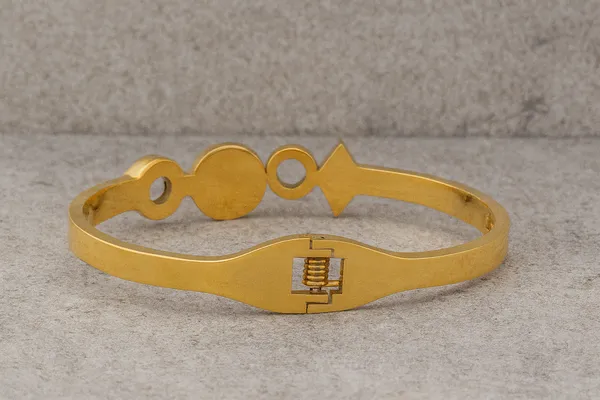 Golden_Premium_&_Elegant_Bracelet_For_Women