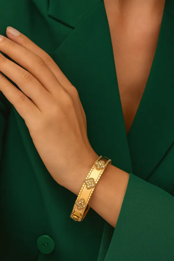 Golden_Premium_&_Elegant_Bracelet_For_Women