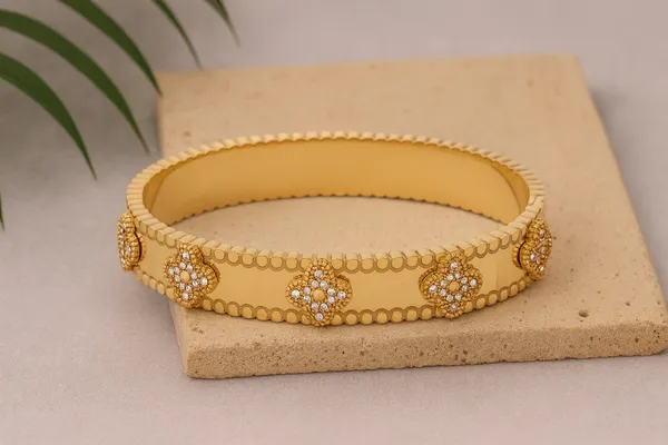 Golden_Premium_&_Elegant_Bracelet_For_Women