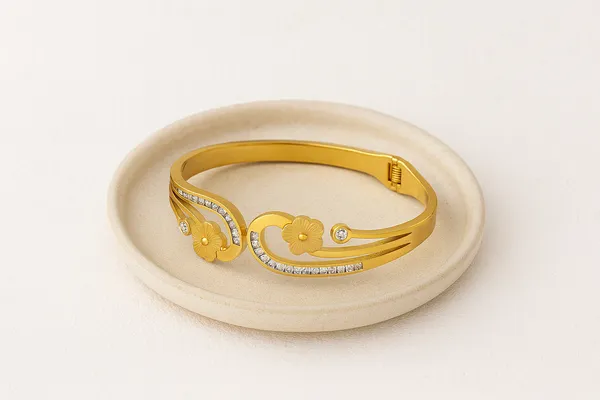 Golden_Premium_&_Elegant_Bangle_For_Women