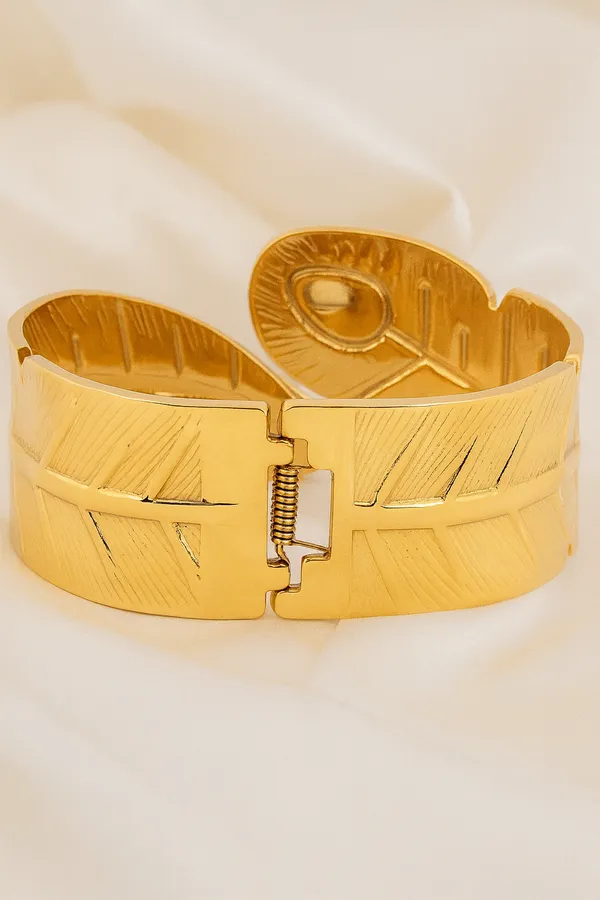 Golden_Premium_&_Elegant_Bangle_For_Women