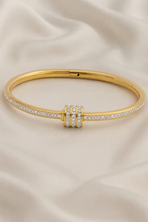 Golden_Premium_&_Elegant_Bracelet_For_Women