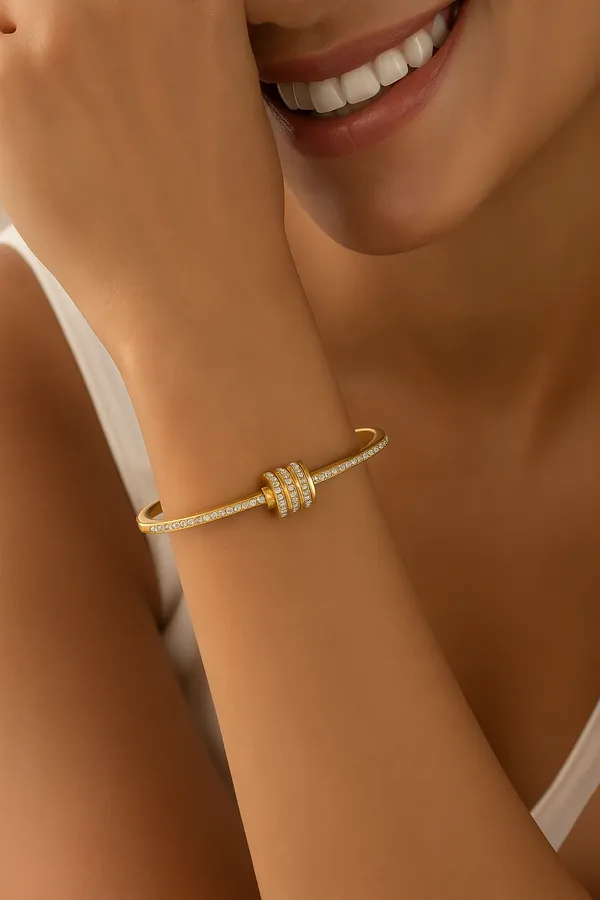Golden_Premium_&_Elegant_Bracelet_For_Women