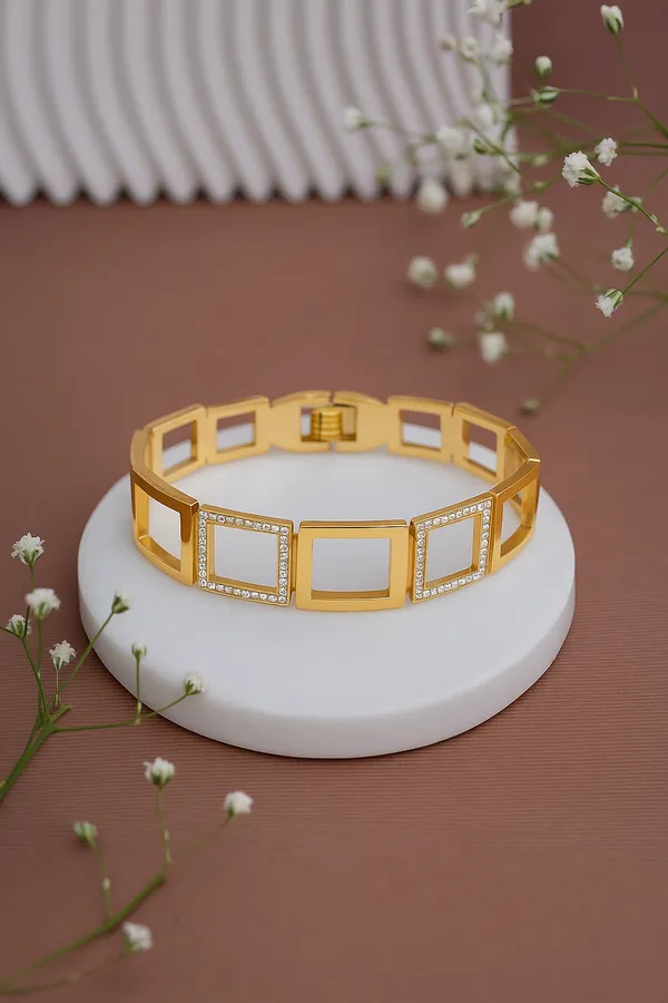 Golden_Premium_&_Elegant_Bracelet_For_Women